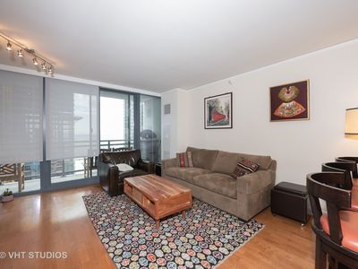201 N Westshore Dr APT 2304, Chicago, IL, 60601