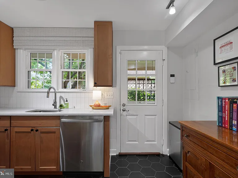 150 S Virginia Ave #34 — Photo 20