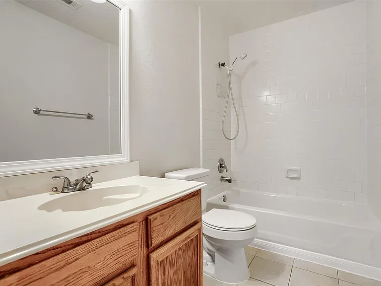 13822 Dentwood Dr — Photo 10