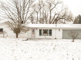 975 Colony Dr, Aurora, OH 44202