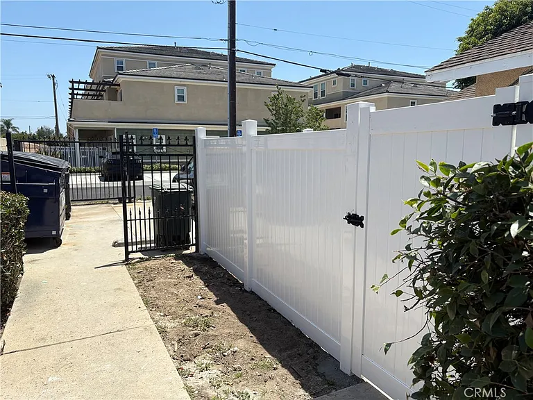 20726 Seine Ave — Photo 15