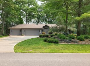 323 Bright Angel Dr, Prudenville, MI 48651