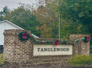 231 Roswell Dr E, Brunswick, GA 31525