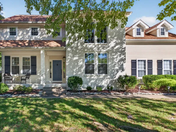 4716 Hunters Crossing Dr, Old Hickory, TN 37138