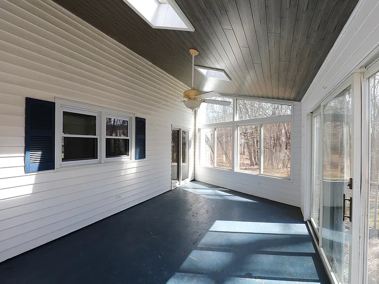 20 Van Orden Rd — Photo 4