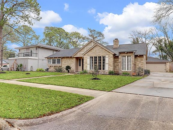 3rd image of 3718 Montvale Dr