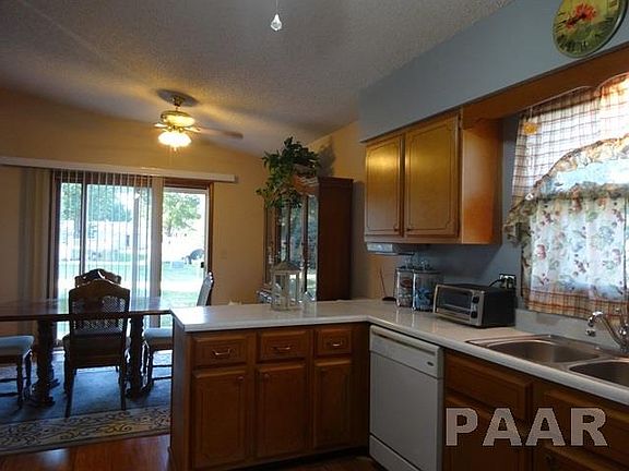 4th image of 204 W Williams St