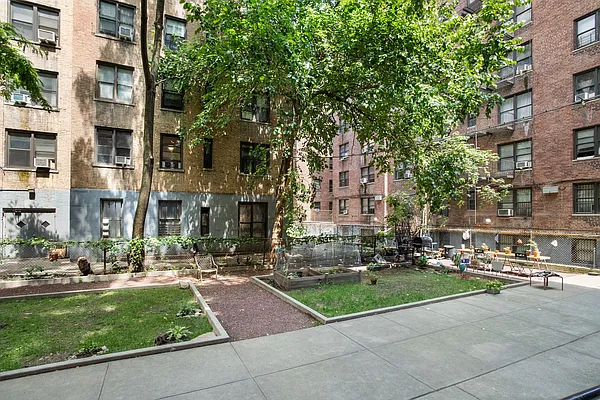 Rented by Compass | media 16