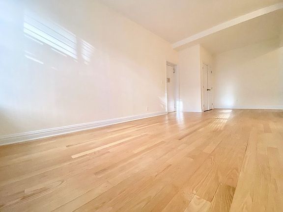 4th image of 206 W 106th St APT 42