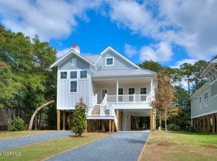 116 NE 32nd St, Oak Island, NC 28465
