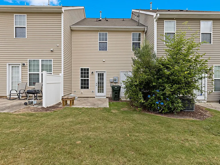 3240 Warm Springs Ln — Photo 16