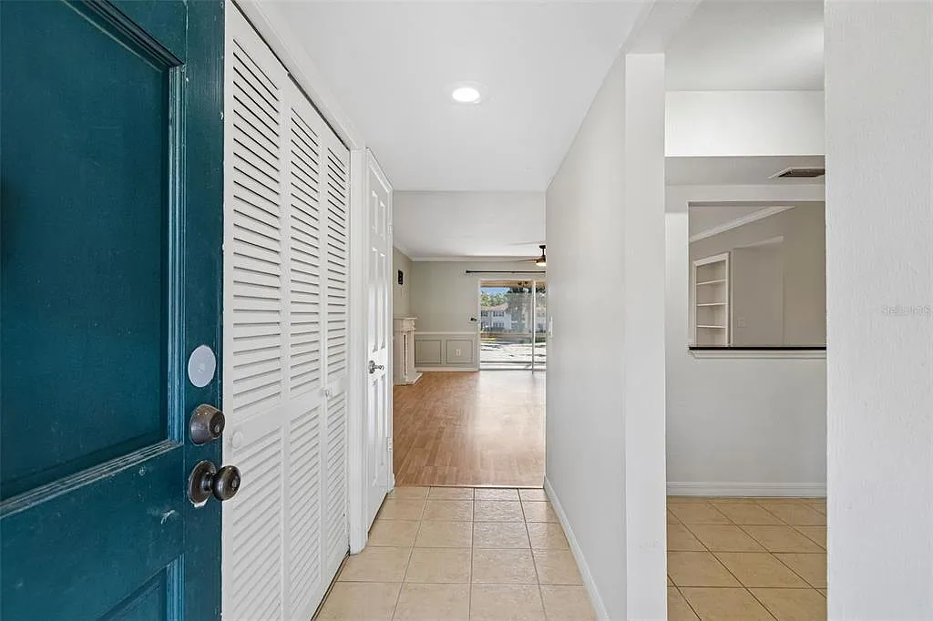 2 bed, 2.0 bath, 1156 sqft, $2,000 — Photo 3