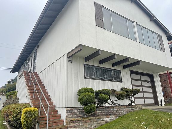 2nd image of 328 Eastmoor Ave