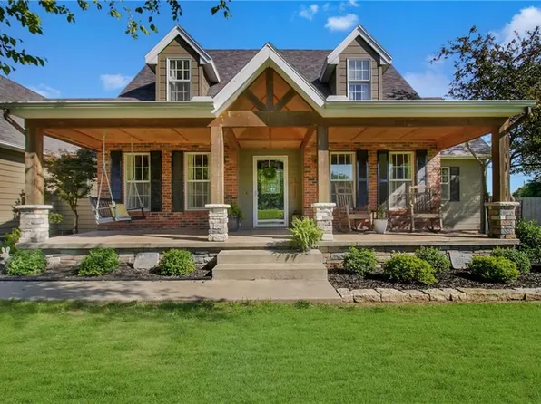 420 Parkway Dr, Parsons, KS 67357
