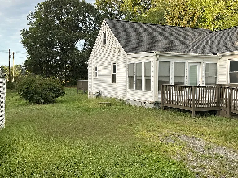 7026 Ladysmith Rd — Photo 2