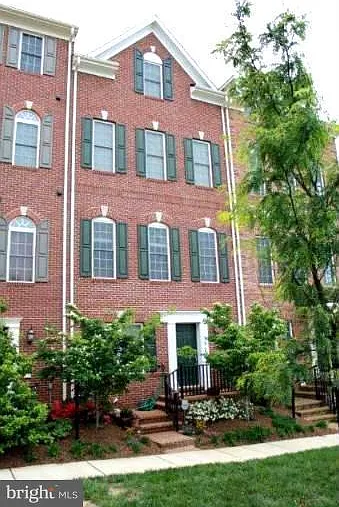 557 Cedar Spring St — Photo 1