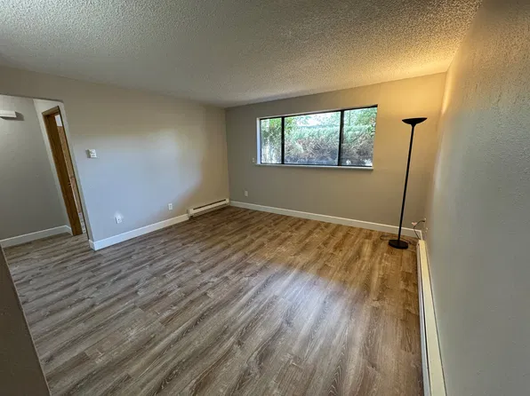 11040 SW Greenburg Rd #101, Tigard, OR 97223