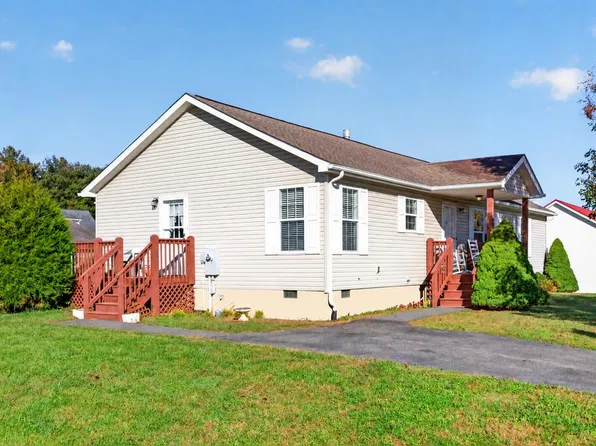 305 Deerfield Ln, Wytheville, VA 24382