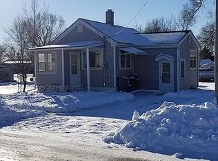 203 Center Ave, Urbana, IA 52345