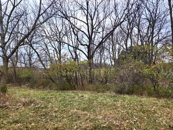 621 Brookside Dr, Varna, IL 61375