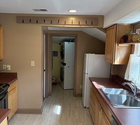 5th image of 1724 Courtney Ave