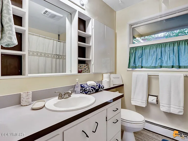 4521 Arctic Blvd #B — Photo 24