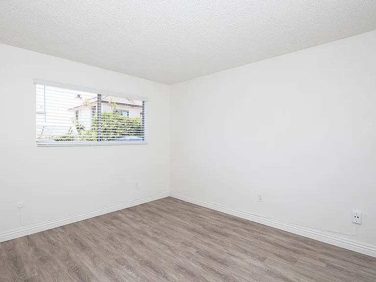 Twin Oaks Apartments — Photo 7