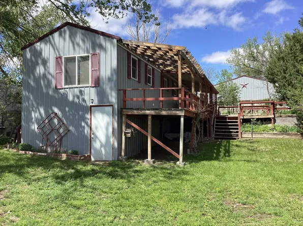 60 Otter Creek Ct, Lewellen, NE 69147