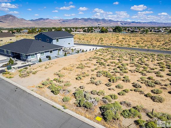 2nd image of 306 Yeager Ct