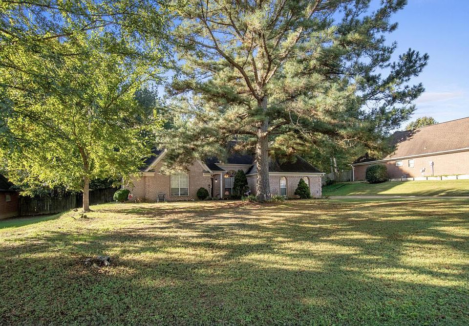 1st image of 10243 Lazy Creek Dr
