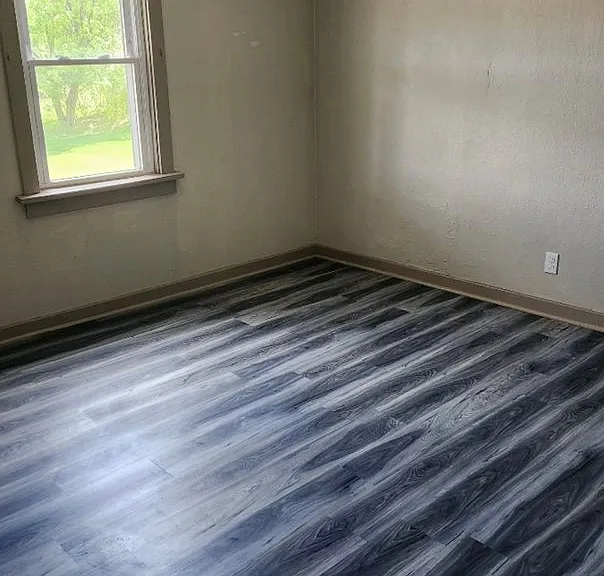 802 Western Ave — Photo 2
