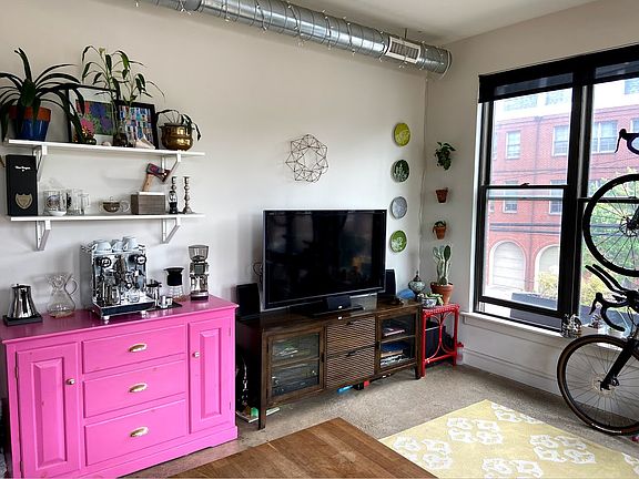 4th image of 1833 Fairmount Ave #3