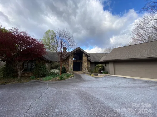 545 Aberdeen Ln, Pisgah Forest, NC 28768