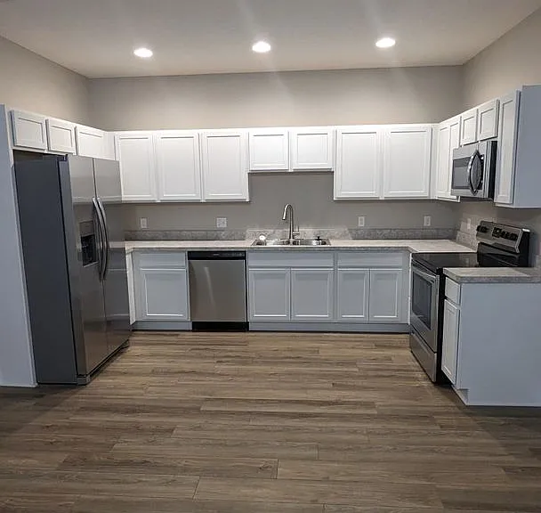 638 Treadway Blvd — Photo 2