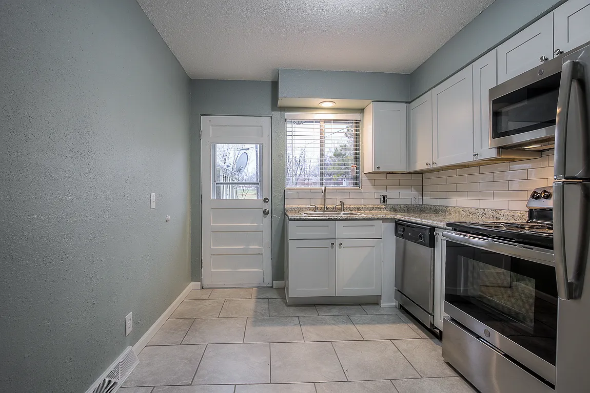 510 NE Corder St - B — Photo 4
