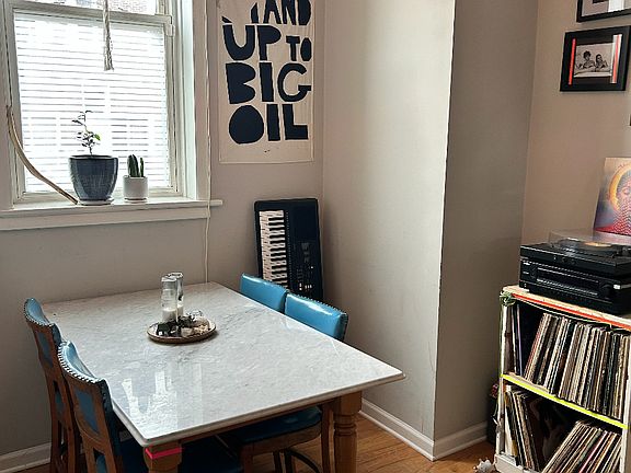 5th image of 2856 N Hamlin Ave #1A
