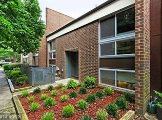 11344 Links Dr, Reston, VA 20190