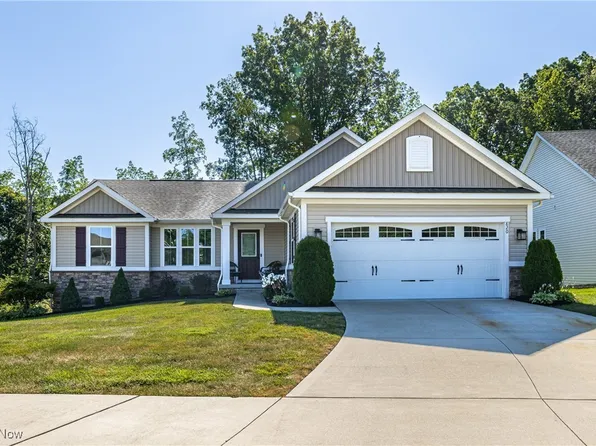 820 Sunrise Cir, Aurora, OH 44202