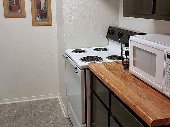 3rd image of 6022 NW 23rd St APT 8