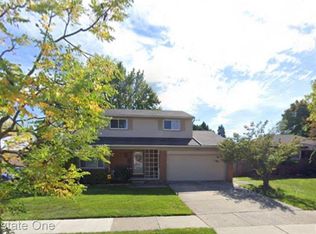 2294 Camilla Dr, Troy, MI
