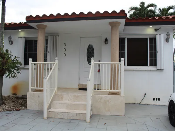 300 SW 71st Ave, Miami, FL