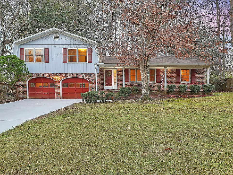 1st image of 102 Honeysuckle Ln
