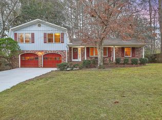 102 Honeysuckle Ln, Summerville, SC 29485