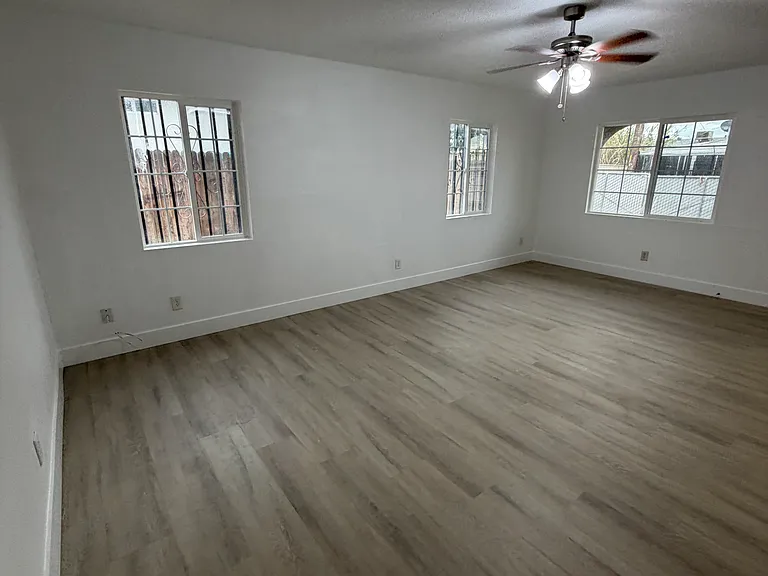 615 Irene St — Photo 5