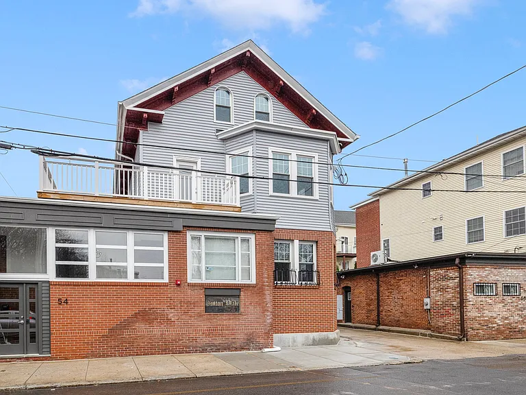 54 Sutton St #3 — Photo 1