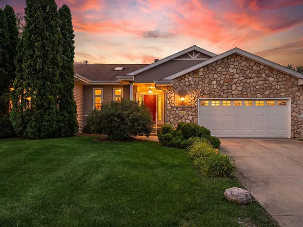 9033 Dallas Pl, Crown Point, IN 46307