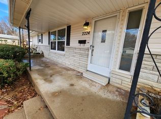 2224 S Linden Ave, Springfield, MO 65804