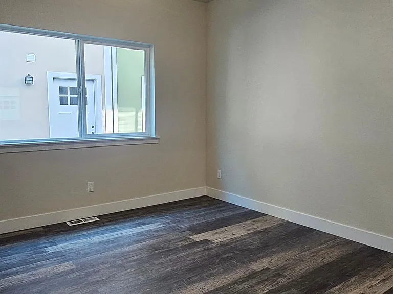 310 Selah Ave — Photo 8