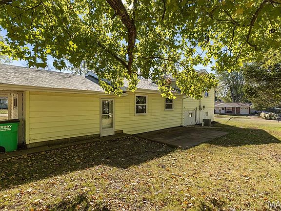 5th image of 801 Sherwood Dr