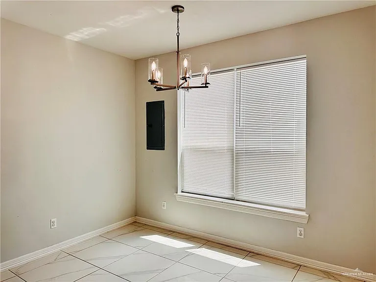 5506 N Crown Point — Photo 7
